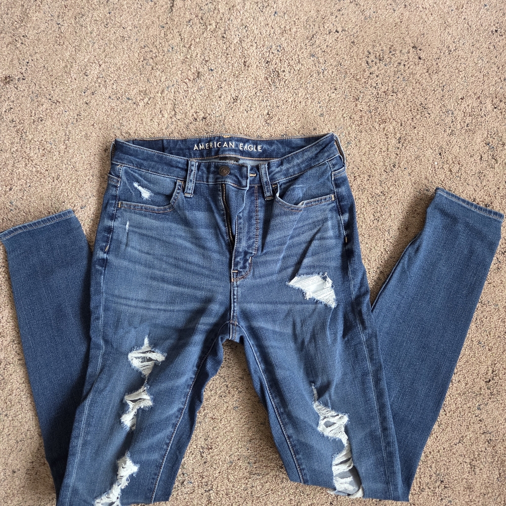 American Eagle Outfitters Women's Distressed Blue Jeans
